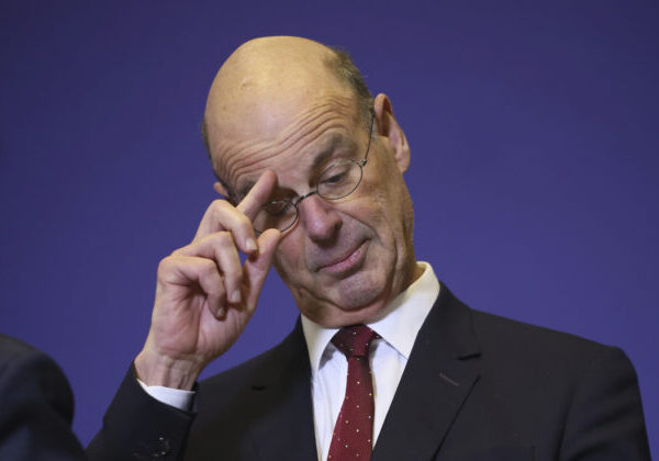 Ak USA uvalia clá na európske tovary, Európa urobí to isté, vyhlásil francúzsky minister financií