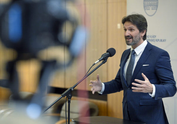 Riešenie koaličnej krízy ide podľa Kaliňáka dobrým smerom, boli predložené „adekvátne ponuky“