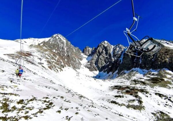 Lomnické sedlo je stále mimo prevádzky, najvyššie položenej zjazdovke chýba prírodný sneh
