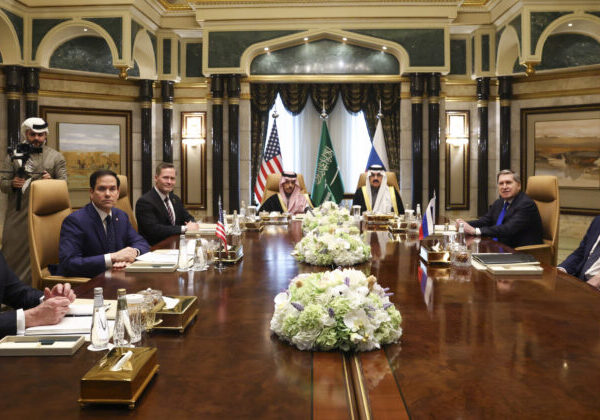 Americko-ruské rozhovory. Kyjev obviňuje Trumpa, že „kŕmi Putinov apetít“ – VIDEO, FOTO