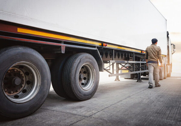 Štyridsaťtonový kolos šoféroval s takmer tromi promile alkoholu v krvi, poľský vodič kamióna skončil v rukách polície
