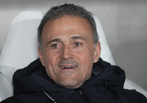 Paríž Saint-Germain predĺžil zmluvu s trénerom Luisom Enriquem, nové kontrakty podpísali aj niekoľkí hráči