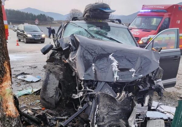 V Rajeckých Tepliciach sa stala tragická dopravná nehoda, vodič podľahol zraneniam v nemocnici – FOTO