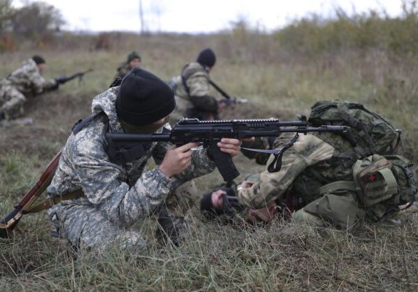 Uplynulý deň vojny na Ukrajine pripravil ruskú armádu o ďalších takmer tisícdvesto vojakov