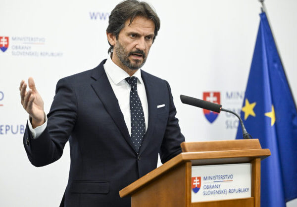 Kaliňák nevylúčil, že by sa Huliak mohol stať ministrom cestovného ruchu a Ferenčák ministrom investícií