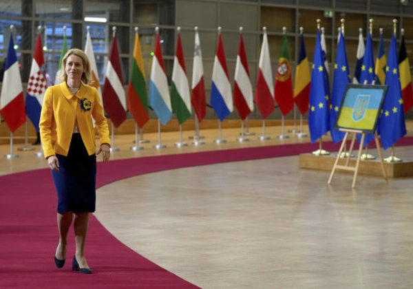 Európska únia uvalila na Moskvu nové sankcie, na čiernu listinu zaradili aj plavidlá z „tieňovej flotily“