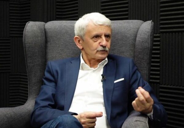 Krajina by si mala byť vedomá toho, kým je a kam patrí a nie blúzniť na všetky svetové strany. Tvrdí bývalý&hellip;