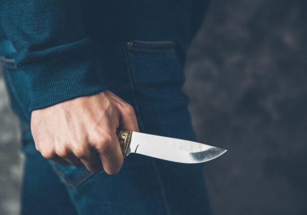 Pri útoku nožom v Rakúsku zomrel 14-ročný chlapec a ďalší štyria ľudia utrpeli zranenia