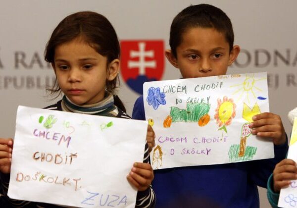 Rómovia sú najviac diskriminovanou skupinou, drvivá väčšina ľudí si myslí, že ich sociálny systém zvýhodňuje