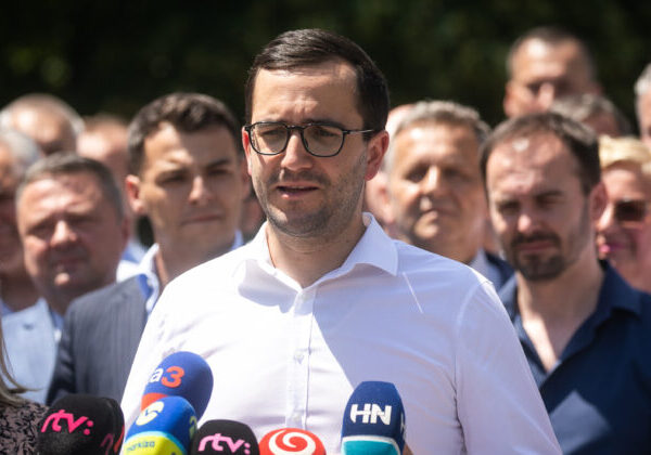 Štát prišiel o milióny eur. Úrad vlády podáva trestné oznámenie na bývalých predstaviteľov, je medzi nimi aj Jakab