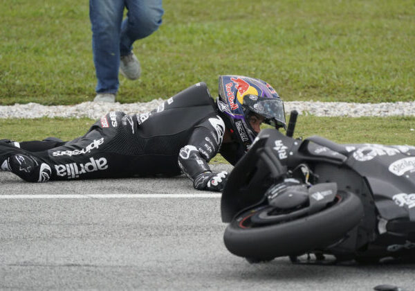 Majster sveta MotoGP Martín podstúpil operáciu zranenej ruky, udialo sa tak po havárii počas tréningu