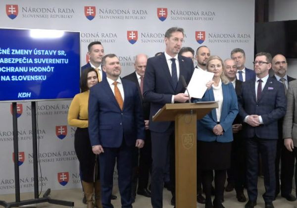 Kresťanskí demokrati predstavili návrhy na ústavné zmeny, chcú posilniť suverenitu Slovenska – VIDEO