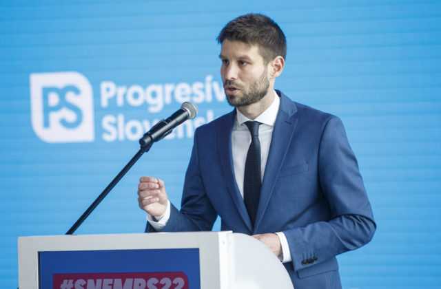 Fico žiada ministerstvá o zoznamy dotácií poskytnutých mimovládkam.…