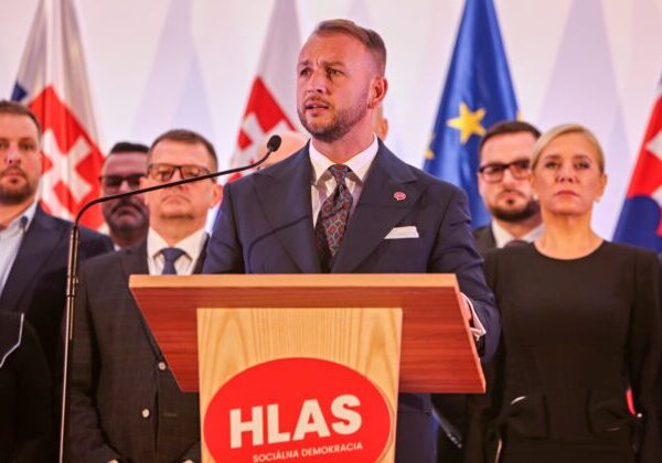 Hlas-SD nikdy nepodporí predčasné voľby, Šutaj Eštok hovoril aj o intenzívnych debatách s Dankom a Huliakom – VIDEO