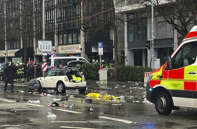 Auto vrazilo do davu v&hellip;