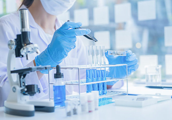 Zdravotníctvo a biotechnológie na Slovensku: Ako pomocou súkromného kapitálu a investícií odomknúť skrytý potenciál regiónu