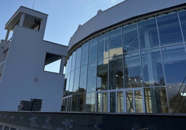 Výstavba Národného olympijského centra plaveckých športov v Košiciach napreduje, otvoriť ho plánujú na konci leta – VIDEO, FOTO