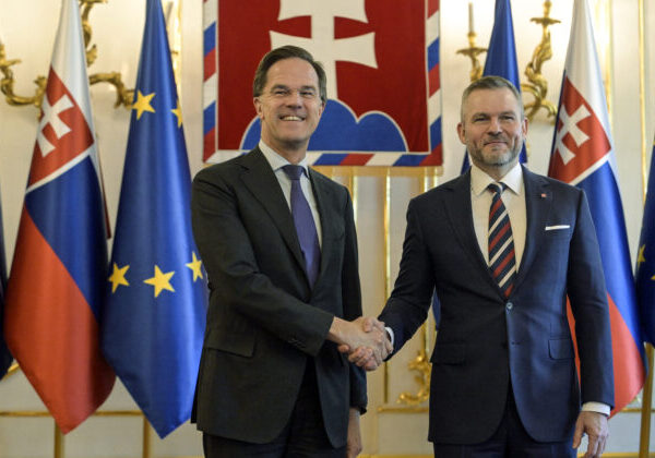 Pellegrini sa stretol s generálnym tajomníkom NATO. Slovensko chce trvalo udržateľný mier na Ukrajine, vyhlásil prezident – VIDEO, FOTO