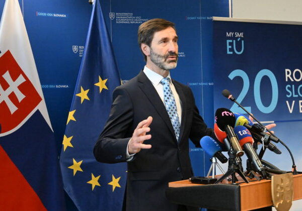 Vzťahy s Českom sú podľa Blanára na vysokej úrovni, zrušené medzivládne rokovania považuje za „zanedbateľnú vec“ – VIDEO