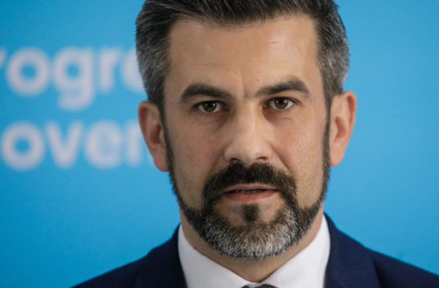 Hargaš: Kataster stále nefunguje, občania musia chodiť…
