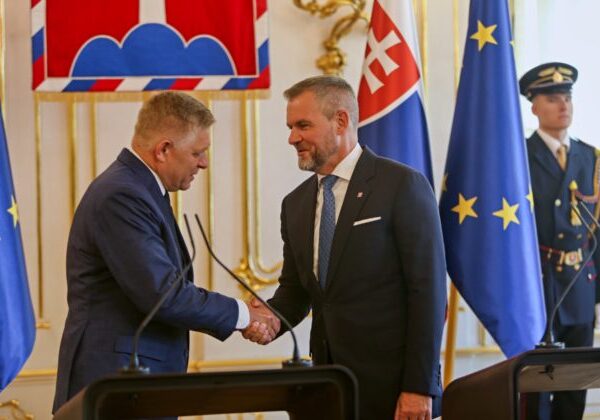 Prezidentovi Pellegrinimu nepostačí len rekonštrukcia vlády, od Fica chce aj parlamentnú väčšinu s podpismi – VIDEO