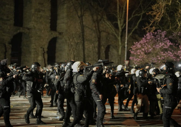 V Turecku sa masívne zatýkalo, demonštranti protestovali proti zatknutiu istanbulského starostu