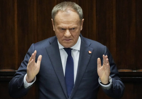 Poľský premiér je za odstúpenie od zmluvy o zákaze protipechotných nášľapných mín