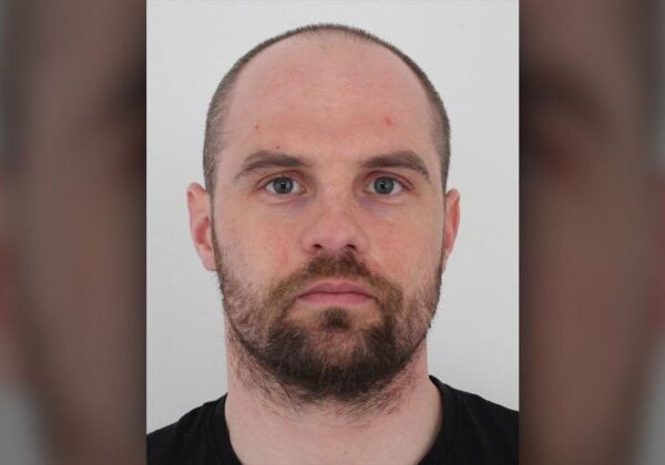 Odsúdený expolicajt Kaľavský sa vrátil z Bosny na Slovensko a nastúpil do väzenia