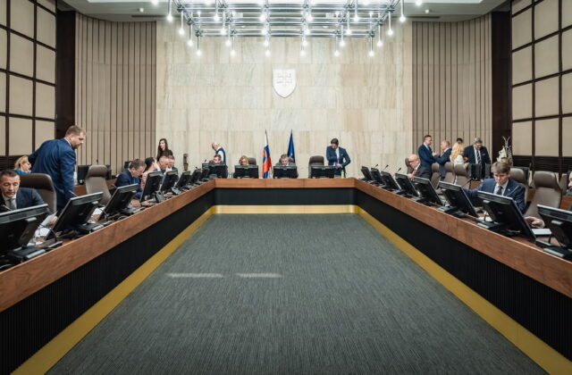 Ficova vláda bude kontrolovať financovanie mimovládok, niektoré však…
