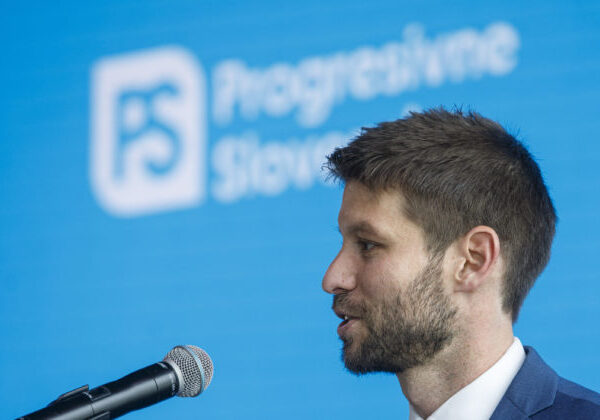 Šimečka: Európa vytvára novú bezpečnostnú architektúru, slovenská vláda stavila na Trumpa a Putina