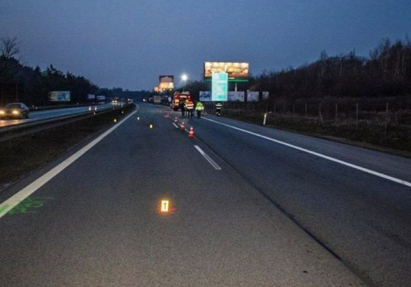 Neďaleko Košíc prišiel po zrážke s autom o život mladý chodec, vodič z miesta nehody odišiel