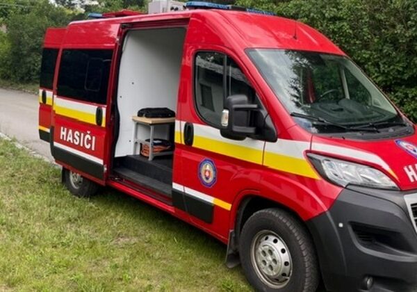 Hasiči mali v sobotu plné ruky práce, zasahovali v rovnakom čase hneď pri dvoch únikoch plynu