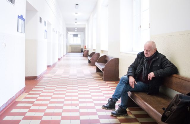 Kauza nevýhodného predaja platinových sít sa vracia…