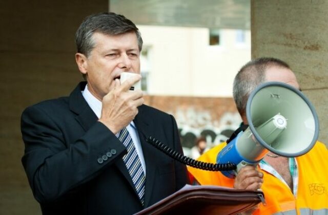 Zamestnanci sociálnych služieb v Bratislave vyšli do…