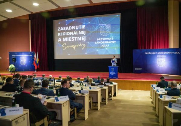 V Prešove sa stretlo viac ako 400 starostov a primátorov, župan Majerský im chce pomôcť – FOTO