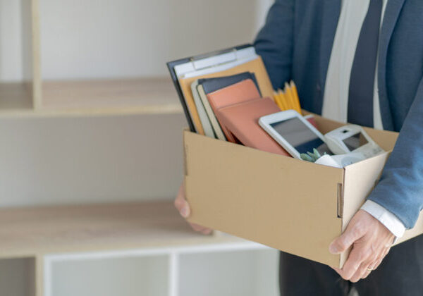 Nezamestnanosť na Slovensku začala opäť klesať, analytici predpokladajú rovnaký vývoj aj naďalej