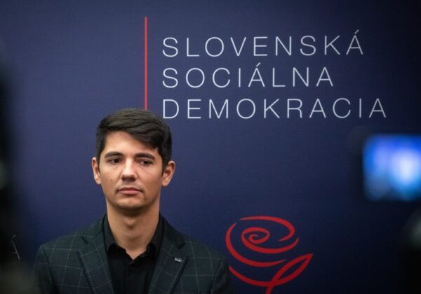 Veľvyslanectvo Ukrajiny v SR rázne protestuje proti vyjadreniam Erika Kaliňáka, označilo ich za hanebné