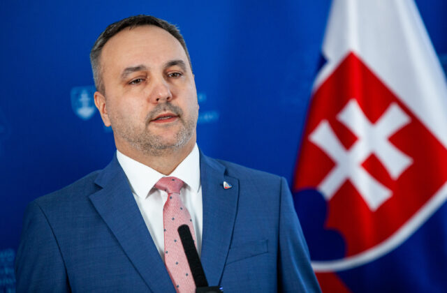 Šéf Sociálnej poisťovne dostane tučnú odmenu, vláda…