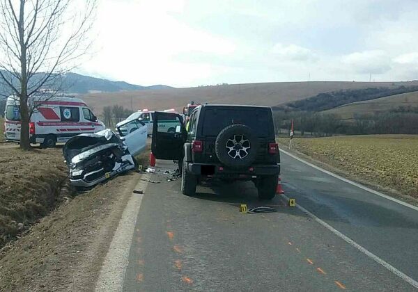 V okrese Stará Ľubovňa došlo k nehode dvoch áut. Zasahovali hasiči, polícia aj záchranári – FOTO