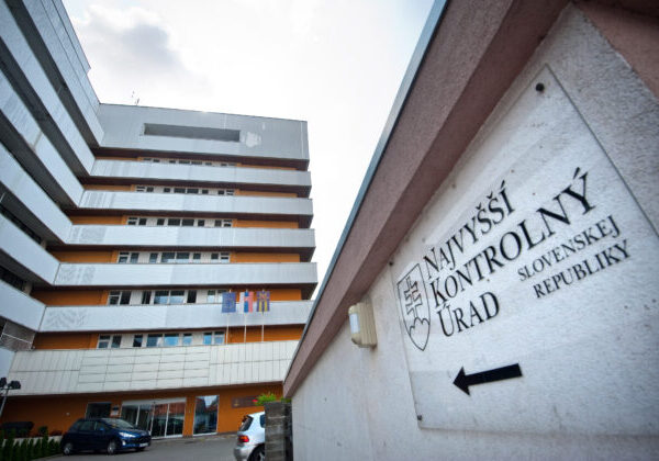 Tisíce nevybavených návrhov na vklad. Katastrálne úrady zaostávajú, štát platí za ich neefektívnosť