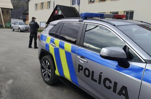 Ukradol čokoládu a vyhrážal sa bombou, lupič…