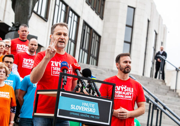 Matovičovci navrhujú zmrazenie platov poslancov, prezidenta či asistentov na úroveň z roku 2024