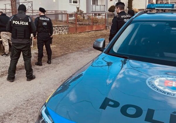 Muž sa vyhrážal žene zabitím, v Sačurove musela zasahovať polícia