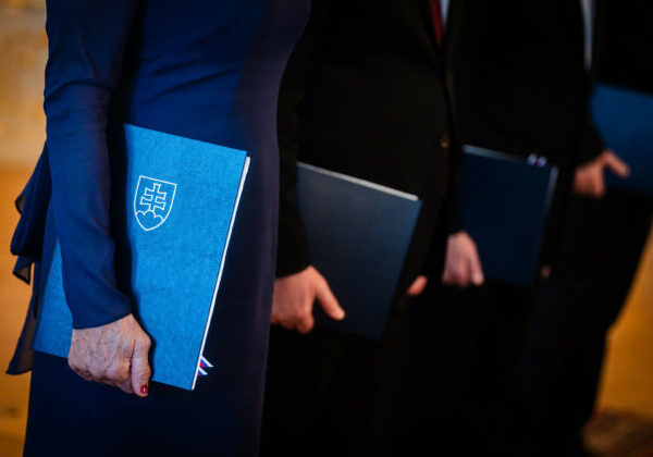 Prezident Pellegrini odovzdal poverovacie listiny štyrom dezignovaným veľvyslancom SR – FOTO, VIDEO