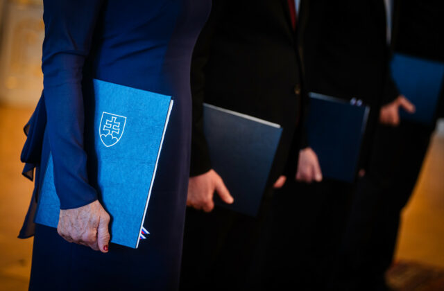Prezident Pellegrini odovzdal poverovacie listiny štyrom dezignovaným veľvyslancom…