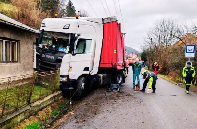 Opitý kamionista v obci Brehy zišiel z…