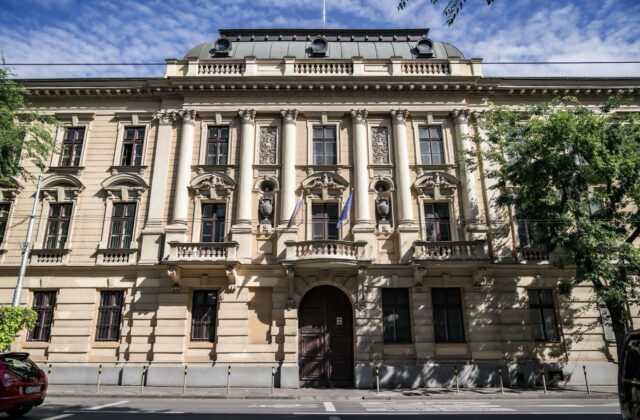 Úrad vlády začína s rekonštrukciou Karáčoniho paláca, financovaná…