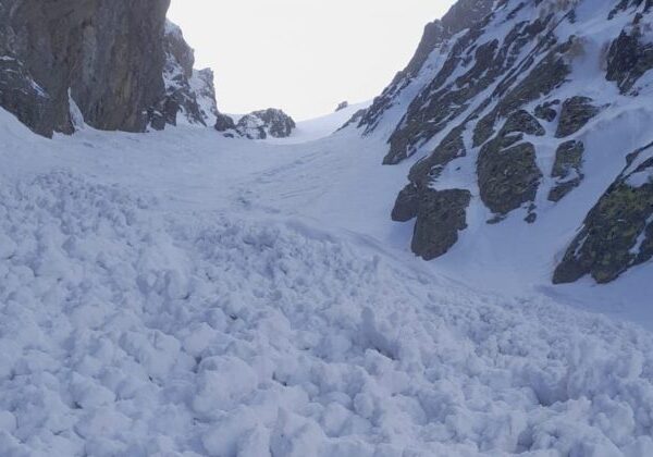 Opätovné sneženie môže spôsobiť problémy, v pohoriach platí druhý stupeň lavínového nebezpečenstva