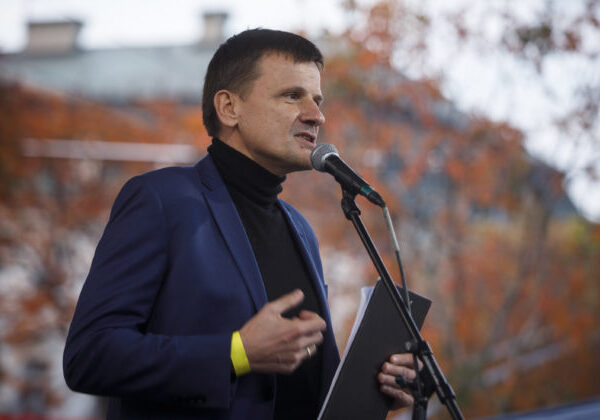 Liberáli vyzývajú ministra Huliaka, aby zastavil 20-miliónovú investíciu v Šamoríne – VIDEO