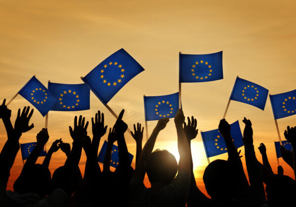 Viac ako 60 percent Slovákov preferuje orientáciu na Západ smerom na Európsku úniu